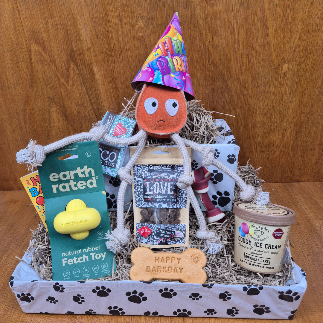 Bow Wow Birthday Box, The Deluxe for Senior Medium Sized Dogs (10–20kg)